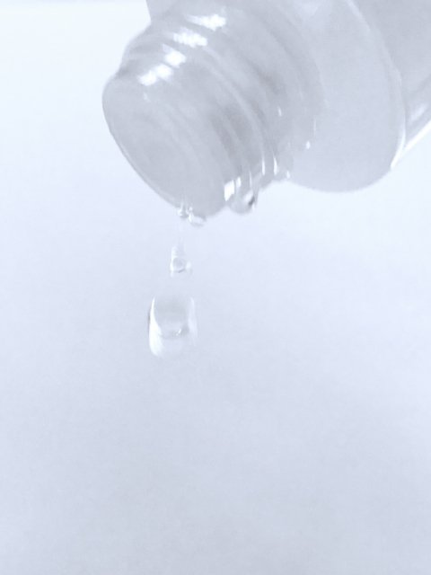 化粧水1滴