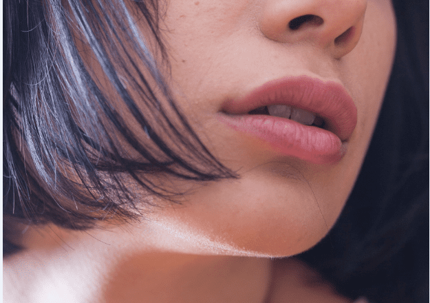 女性の口周り