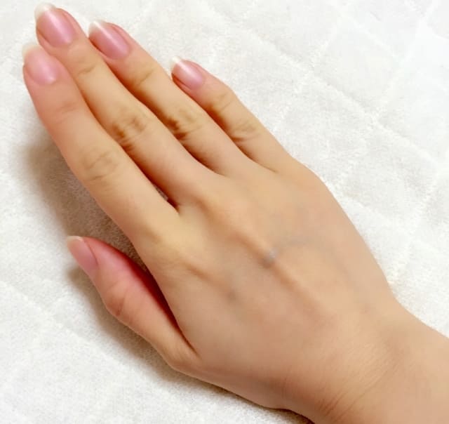 手の甲