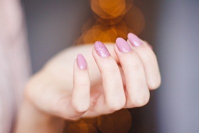 桜色のネイル
