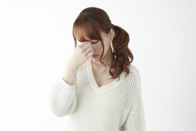 目の疲れ_女性