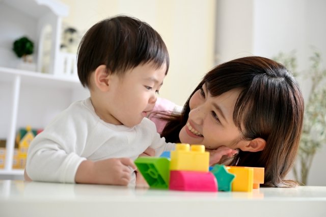 男の子（子供）と女性